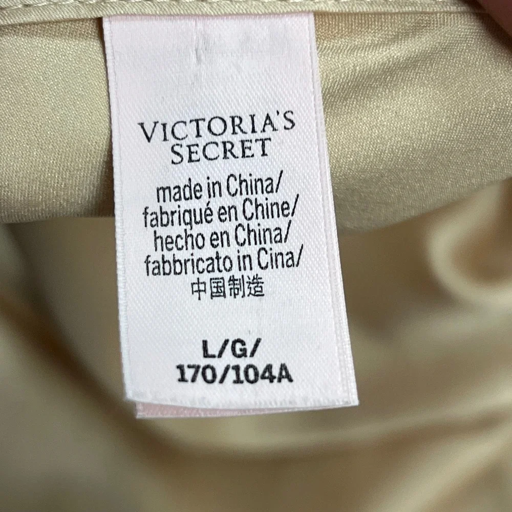 Victorias Secret measurements laying